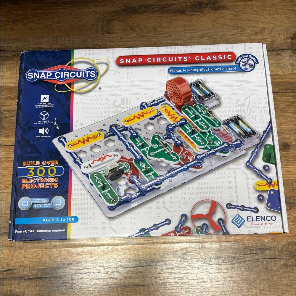 Snap Circuits Classic SC-300 Electronics Exploration Kit Open Box, New